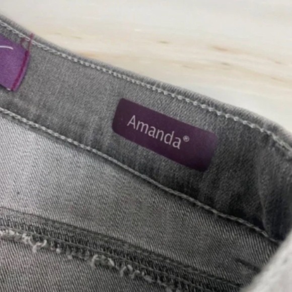 NWT Gloria Vanderbilt Amanda Classic Rise Tapered Leg Denim Jeans Women’s Size 6 - Picture 6 of 6